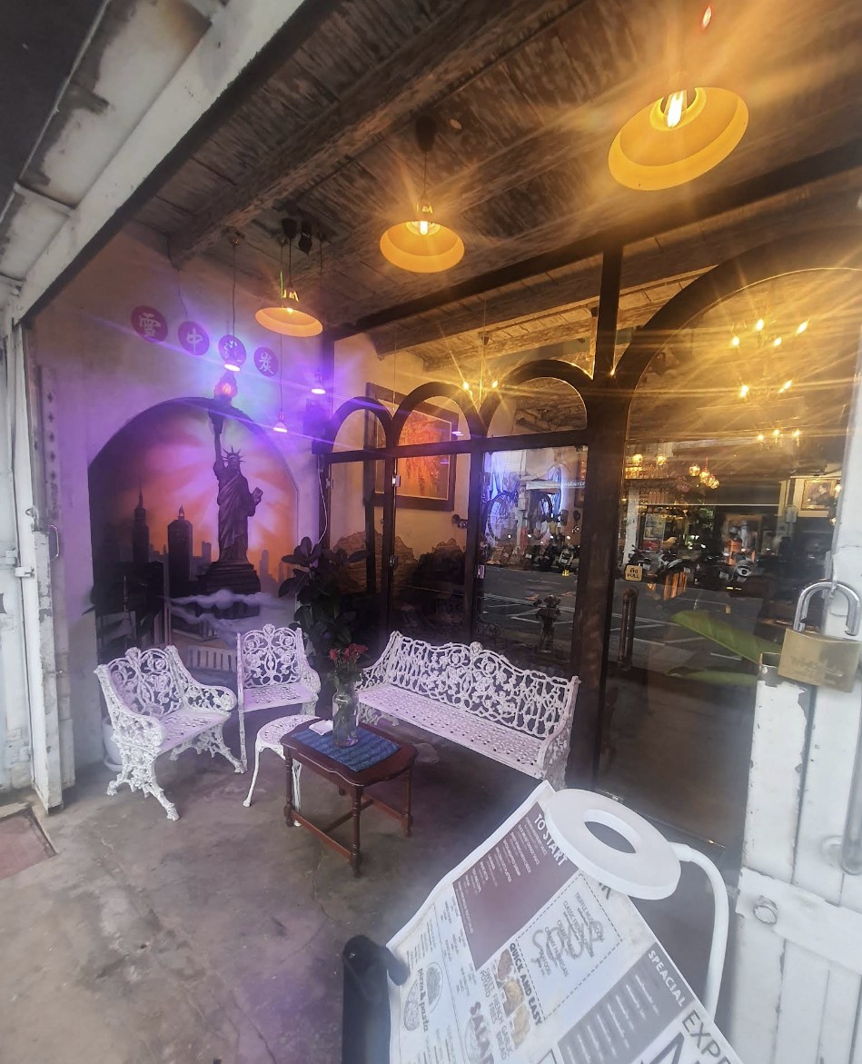 Restaurant decor